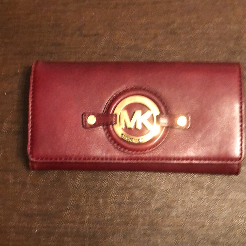 EUC Michael Kors Leather wallet